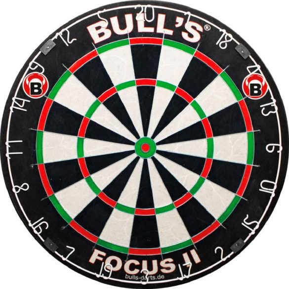 Bull's Focus II. verseny darts tábla + Bull's fekete, vörös, vagy zöld színű EVA 4 részes falvédő