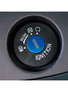 Elektromos robogó tetővel W-TEC Tukago - 45 km/h, tolatókamera 4"-os LCD kijelzővel, multimédiás Bluetooth, biztonsági övek, riasztórendszer - piros