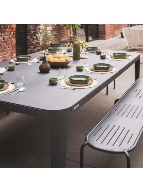 pad ping pong ill. biliárd és étkező asztal kültéri Cornilleau Hyphen 7' sötét kő színben (szürke-fekete)-hez, 180cm