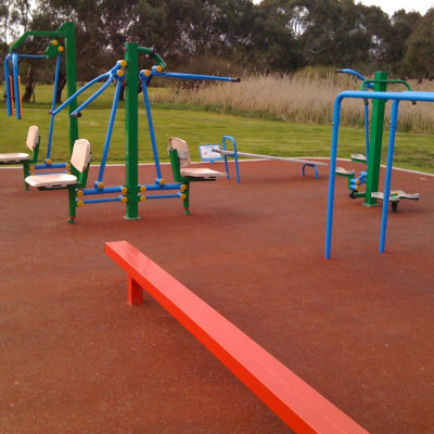 Szabadtéri fitnessgépek: érdemes őket használni?